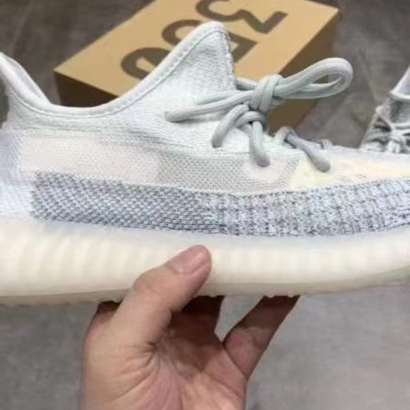 adidas originals Yeezy Boost 350 V2 Cloud white Re main image 7